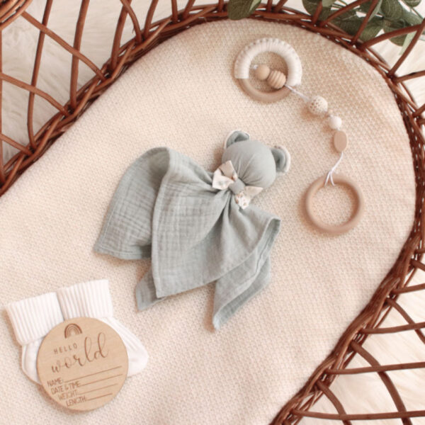 mazilica, mazilica s imenom, personalizirana mazilica, igračka s imenom, igračka s imenom djeteta, medo, personalizirana igračka, tješilica, tješilica za djecu, tješilica s imenom, personalizirana tješilica, igračka s imenom, rođenje djeteta, personalizirani pokloni, pokloni za novorođenče, pokloni za dječake, pokloni za djevojčice, unikatni poklni, pokloni za krštenje, pokloni za babinje, za bebe, pokloni za babine, tješilica medvjedić