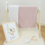 deka za bebe, dekica s imenom djeteta, topla dječja deka, dječja dekica, personalizirana deka, uspomena na rođenje djeteta, personalizirani pokloni, pokloni za novorođenče, pokloni za dječake, pokloni za djevojčice, unikatni poklni, pokloni za krštenje, pokloni za babinje, za bebe, pokloni za babine