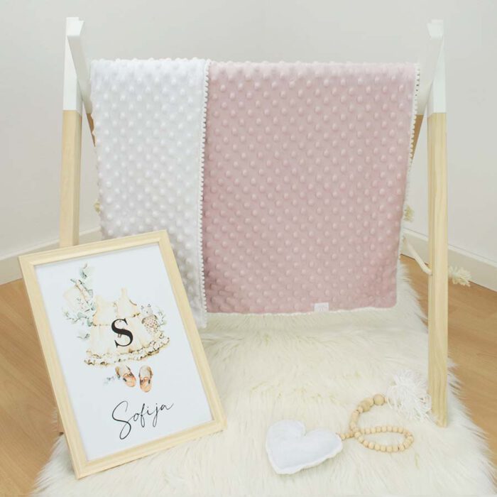 deka za bebe, dekica s imenom djeteta, topla dječja deka, dječja dekica, personalizirana deka, uspomena na rođenje djeteta, personalizirani pokloni, pokloni za novorođenče, pokloni za dječake, pokloni za djevojčice, unikatni poklni, pokloni za krštenje, pokloni za babinje, za bebe, pokloni za babine