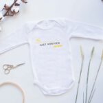 bodi, dječji bodi, personalizirani bodi, bodi s imenom djeteta, personalizirani pokloni, pokloni za novorođenče, za uspomenu, uspomena na rođenje djeteta, pokloni za dječake, pokloni za djevojčice, unikatni poklni, pokloni za krštenje, pokloni za babinje, za bebe, pokloni za babine