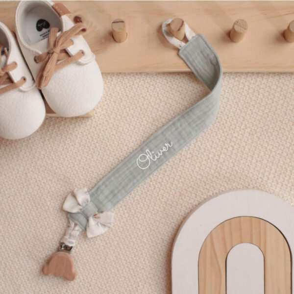 vezica za dudu, lančić za dudu, duda za bebe, personalizirana vezica za dudu, personalizirani lančić za dudu, dudica, pokloni za bebe, pokloni za novorođenče, čestitka,
