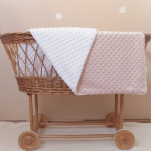 Personalizirana minky dekica s pomponima-Mint, personalizirana dječja deka, dječja deka s imenom, personalizirana deka za bebu, pokloni za bebe, pokloni za babinje, pokloni za krštenje, pokloni za curice, pokloni za djevojčice, pokloni za dečke, pokloni za dječake, personalizirani pokloni, ručni rad, unikatni pokloni, deka za bebu s imenom, poklon za bebu Hrvatska, ručno rađena dječja deka Hrvatska, minky dekica