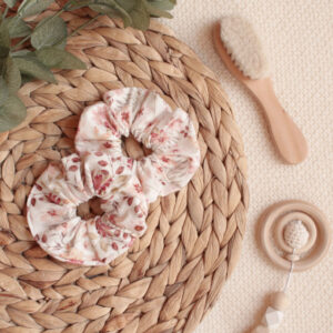 scrunchie zečića, pokloni za mame, personalizirani pokloni, pokloni za novorođenče, rodilja, trudnica, mama, unikatni pokloni, ručni rad, scrunchie ručni rad