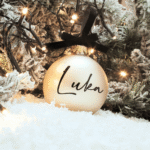 Božićna kuglica, Personalizirana božićna kuglica, Božićni poklon za djecu, Božićni poklon za bebe, Kuglica s imenom, Poklon za prvi Božić, Unikatni božićni ukras Personalizirani blagdanski poklon , Djeca i bebe božićni ukrasi, Personalizirana božićna kuglica s imenom za bebu
