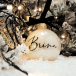 Božićna kuglica, Personalizirana božićna kuglica, Božićni poklon za djecu, Božićni poklon za bebe, Kuglica s imenom, Poklon za prvi Božić, Unikatni božićni ukras Personalizirani blagdanski poklon , Djeca i bebe božićni ukrasi, Personalizirana božićna kuglica s imenom za bebu