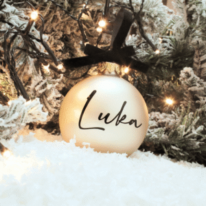 Božićna kuglica, Personalizirana božićna kuglica, Božićni poklon za djecu, Božićni poklon za bebe, Kuglica s imenom, Poklon za prvi Božić, Unikatni božićni ukras Personalizirani blagdanski poklon , Djeca i bebe božićni ukrasi, Personalizirana božićna kuglica s imenom za bebu