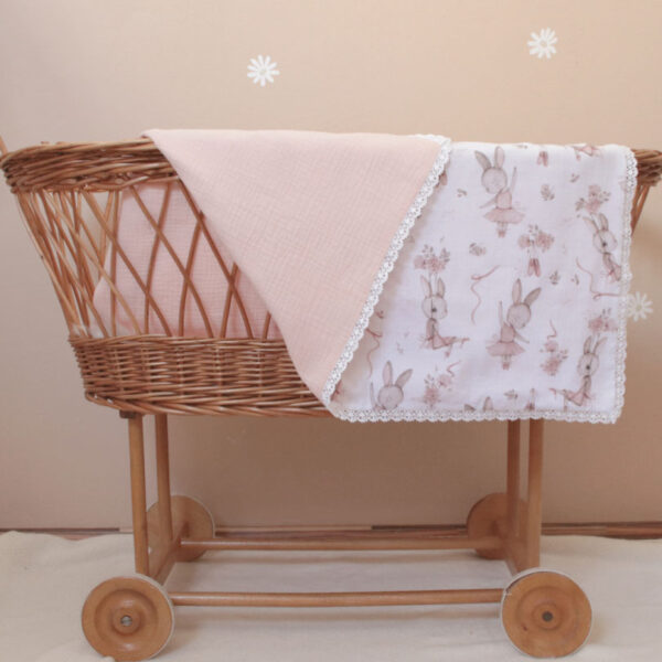 Personalizirana topla dekica, personalizirana dječja deka, dječja deka s imenom, personalizirana deka za bebu, pokloni za bebe, pokloni za babinje, pokloni za krštenje, pokloni za curice, pokloni za djevojčice, pokloni za dečke, pokloni za dječake, personalizirani pokloni, ručni rad, unikatni pokloni, deka za bebu s imenom, poklon za bebu Hrvatska, ručno rađena dječja deka Hrvatska, zečica