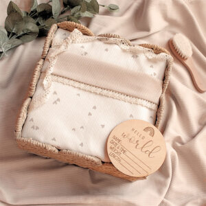 Personalizirana topla dekica, personalizirana dječja deka, dječja deka s imenom, personalizirana deka za bebu, pokloni za bebe, pokloni za babinje, pokloni za krštenje, pokloni za curice, pokloni za djevojčice, pokloni za dečke, pokloni za dječake, personalizirani pokloni, ručni rad, unikatni pokloni, deka za bebu s imenom, poklon za bebu Hrvatska, ručno rađena dječja deka Hrvatska, zečica, tetra deka s čipkom mint