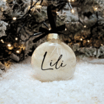 pahulja, personalizirana pahulja, personalizirani ukras za jelku, ukras za božićno drvce u obliku pahulje, Personalizirana božićna kuglica, Božićni poklon za djecu, Božićni poklon za bebe, Kuglica s imenom, Poklon za prvi Božić, Unikatni božićni ukras Personalizirani blagdanski poklon , Djeca i bebe božićni ukrasi, Personalizirana božićna kuglica s imenom za bebu