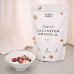 laktacijska granola, granola za dojenje, pahuljice za dojenje, laktacijski keksi, laktacija, dojenje, poklon za dojilju, dojenčad, poklon za dojenčad, milkimami, lactation cookies, laktacijski kolačići, keksi za laktaciju, granola za laktaciju, keksi za dojenje, granola za dojenje, dojenje, poklon za rodilje, zdravi doručak za mame, zdrava užina za mame